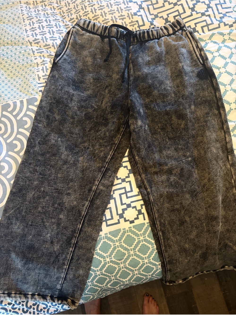 Ninth Hall Men’s Size Small Black & Gray Stone Washed Wide Leg Sweatpants. NWOT.